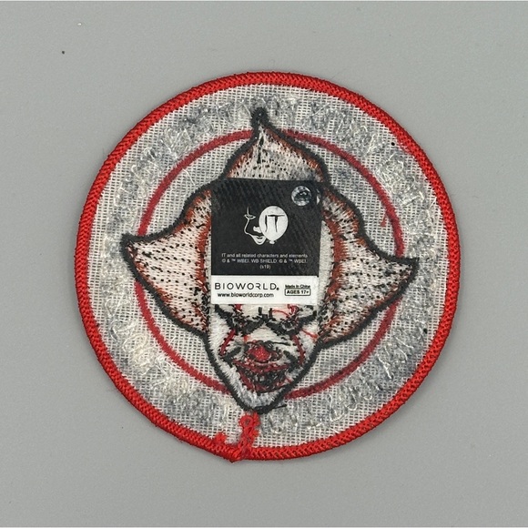 Lot of 2 3.5” sew-on patches IT ‘Youll Float Too’ BioWorld - Picture 4 of 5